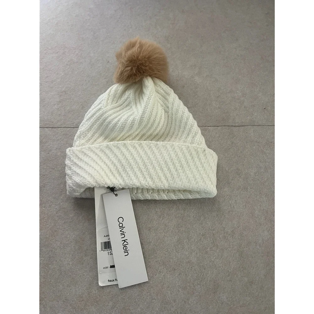 Calvin Klein Kids Cream White Cable Knit Beanie Faux Fur Pom Pom Hat A4KH7678
